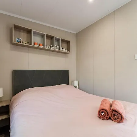 Holiday home Luxury Near Ouddorp With Garden