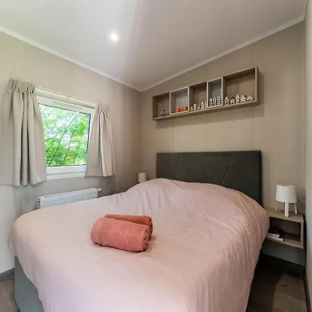 Luxury Near Ouddorp With Garden Casa de Férias